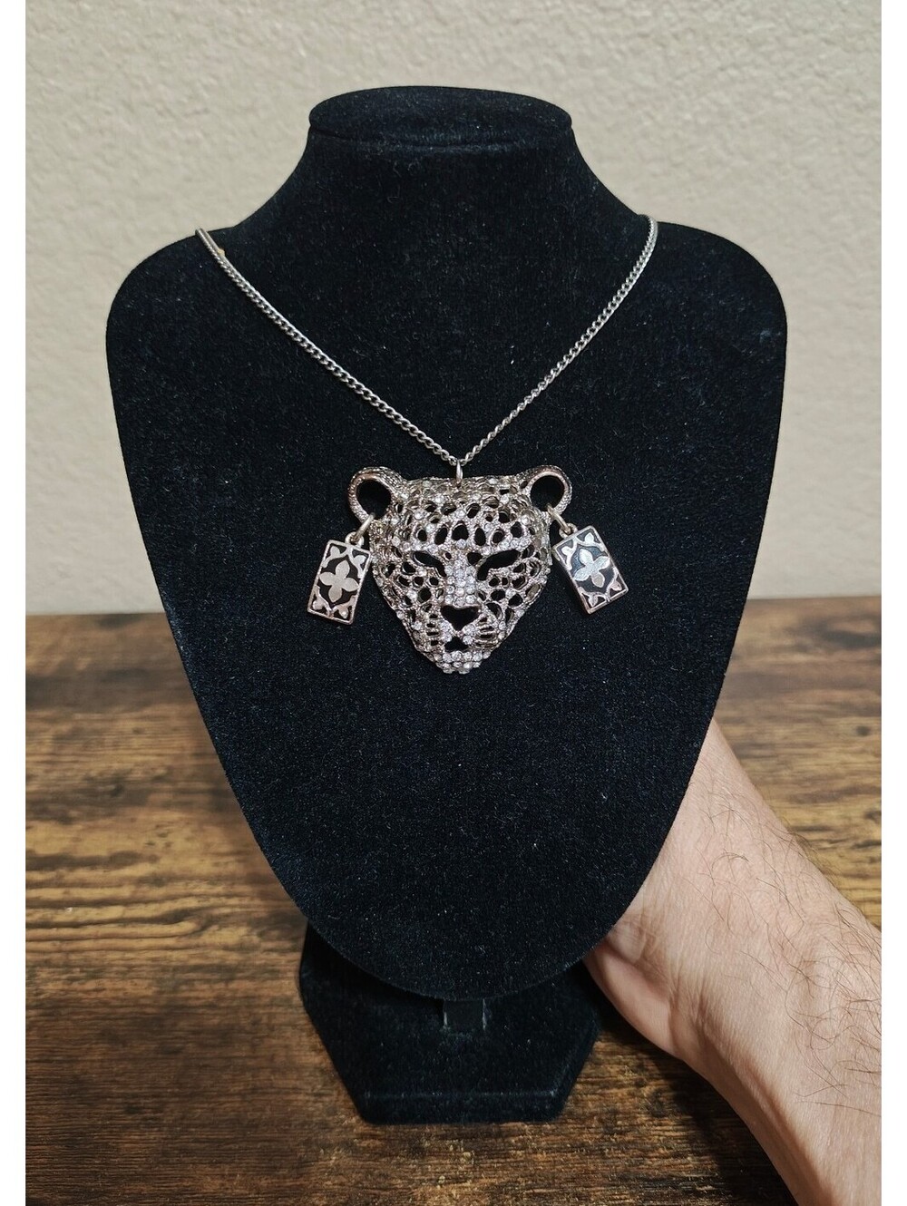 80s Silver Tone Openwork Filigree/Pierced Leopard/Panther Head Pendant Necklace